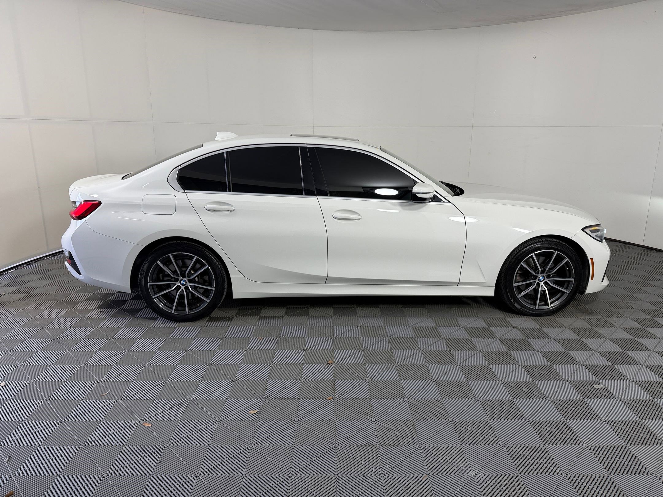 Used 2020 BMW 330i Sedan RWD image 8