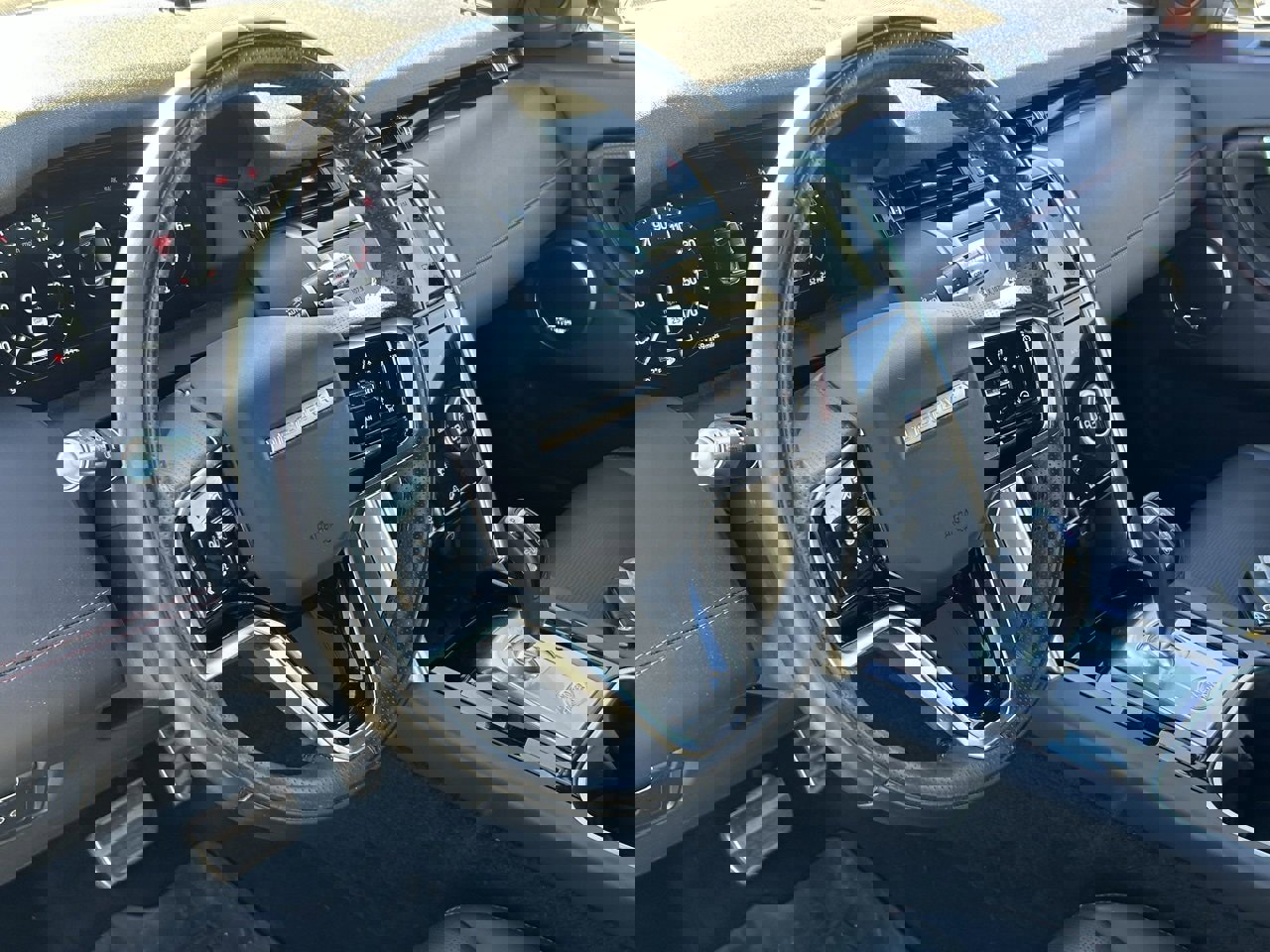 Used 2021 Land Rover Discovery Sport SE R-Dynamic image 9