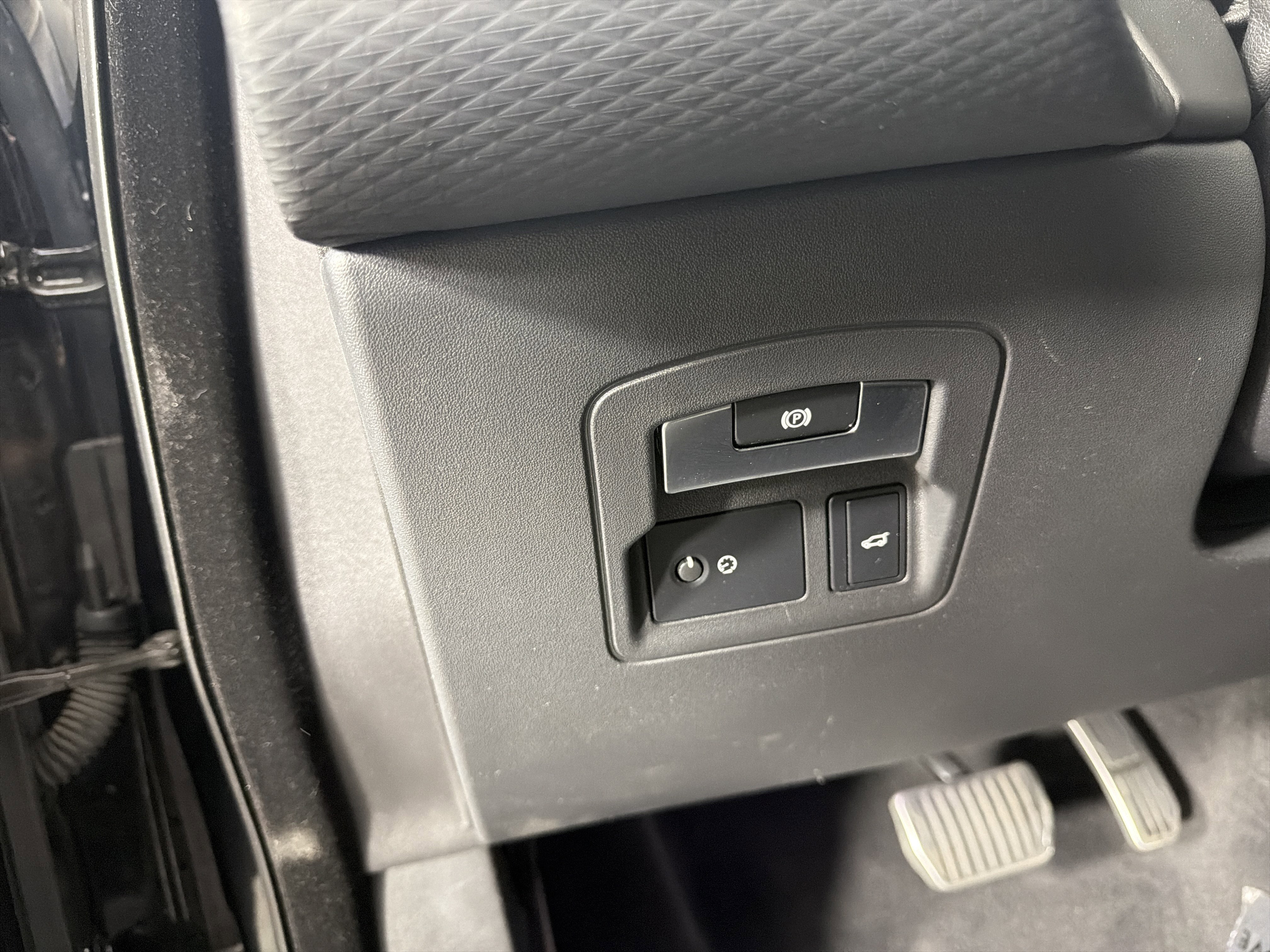 Used 2019 Land Rover Range Rover Velar R-Dynamic SE AWD/4WD image 9