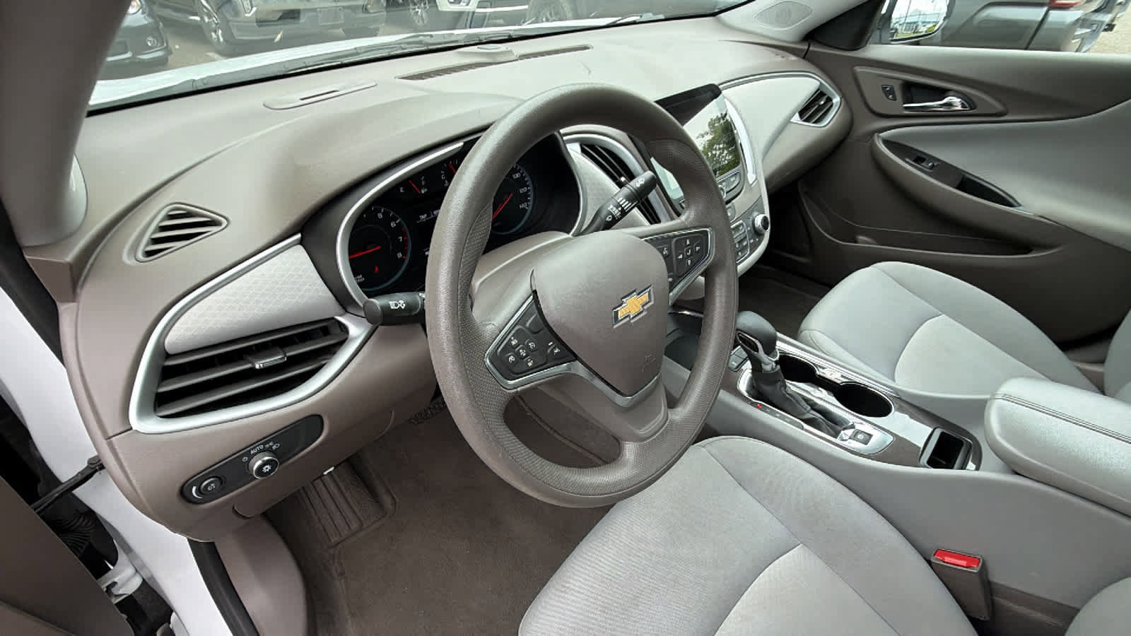Used 2024 Chevrolet Malibu LT FWD image 10