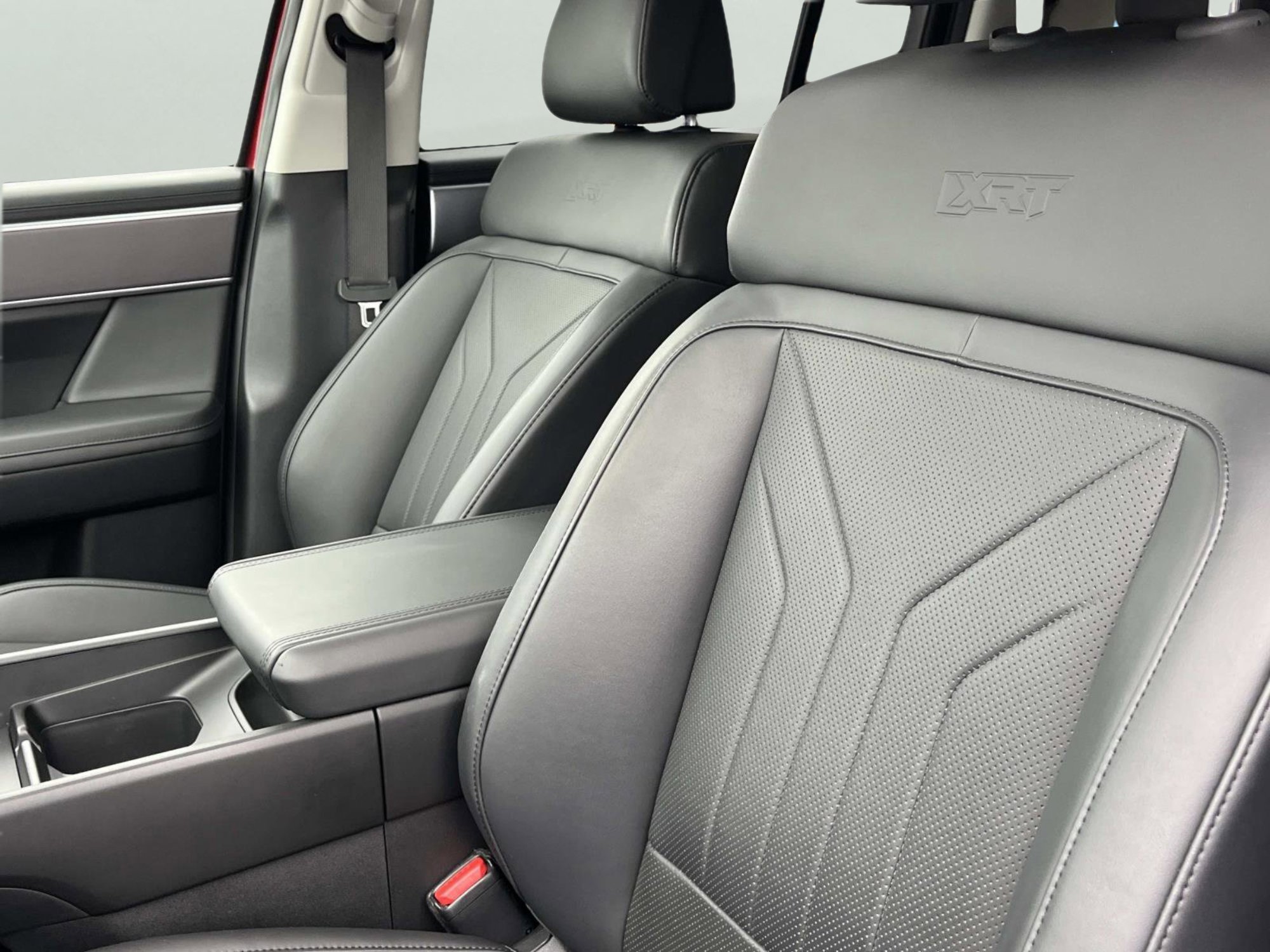 Used 2024 Hyundai Santa Fe XRT image 30