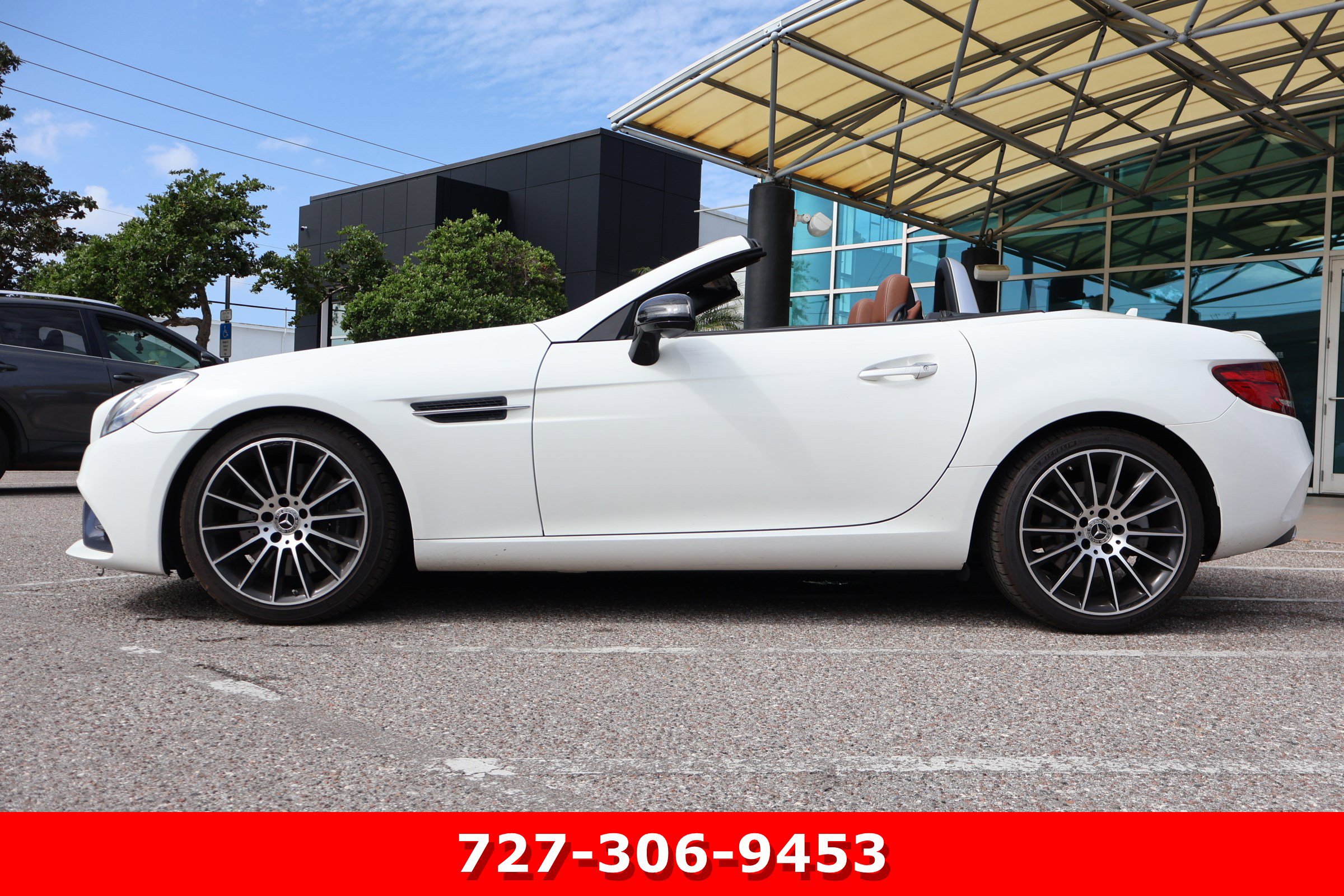 Used 2018 Mercedes-Benz SLC 300 image 7