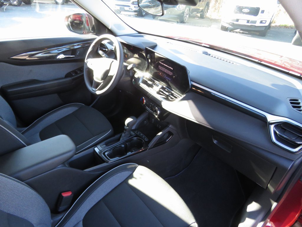 Used 2024 Chevrolet TrailBlazer LT w/ Driver Confidence Package image 15