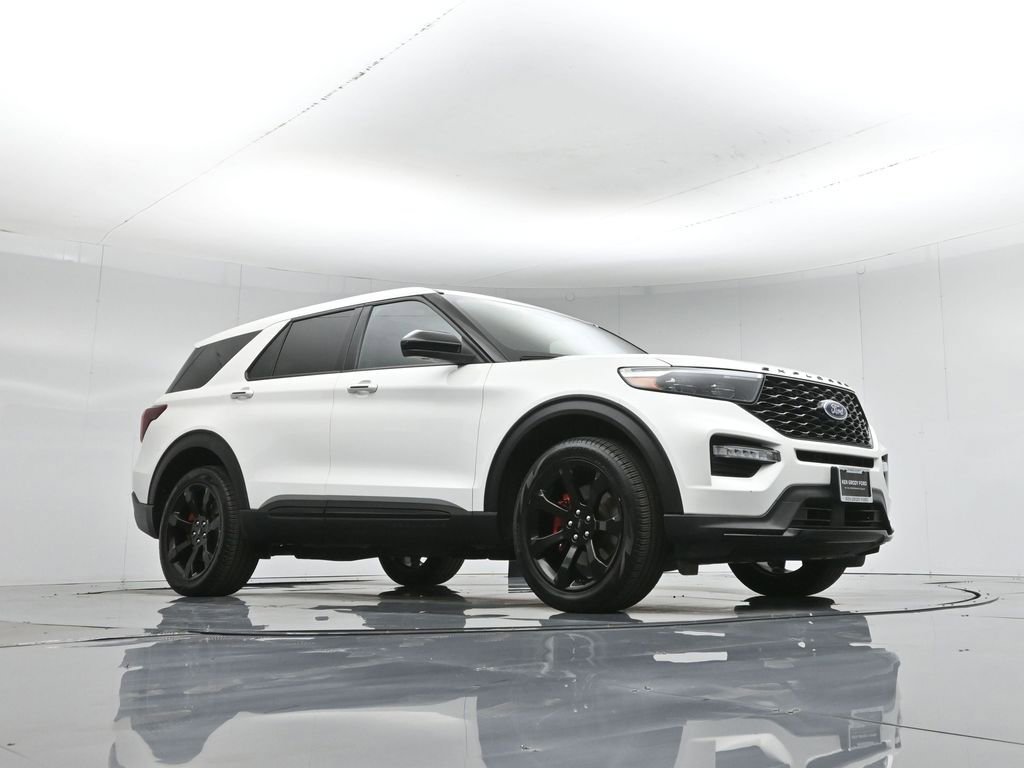 Certified 2022 Ford Explorer ST w/ ST Street Pack image 4