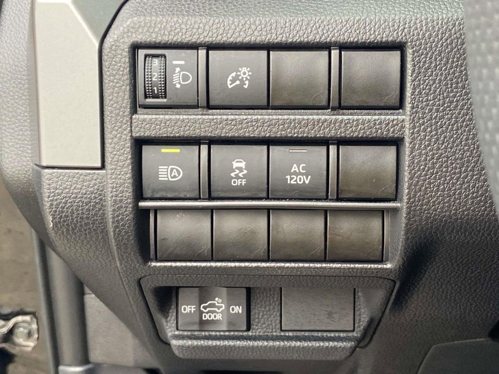 Used 2024 Toyota Tacoma TRD Sport w/ TRD Sport Upgrade Package image 31