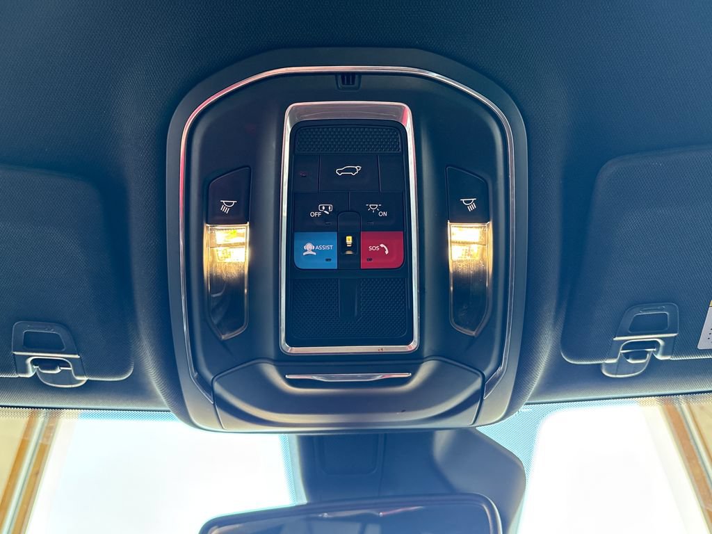 Used 2023 Jeep Grand Cherokee Altitude AWD/4WD image 45
