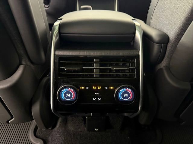 Certified 2025 Land Rover Range Rover SV AWD/4WD image 27