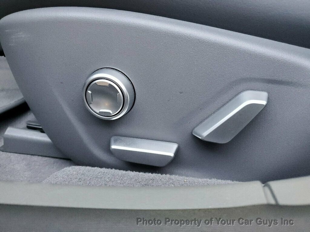 Used 2025 Lucid Air Pure image 40