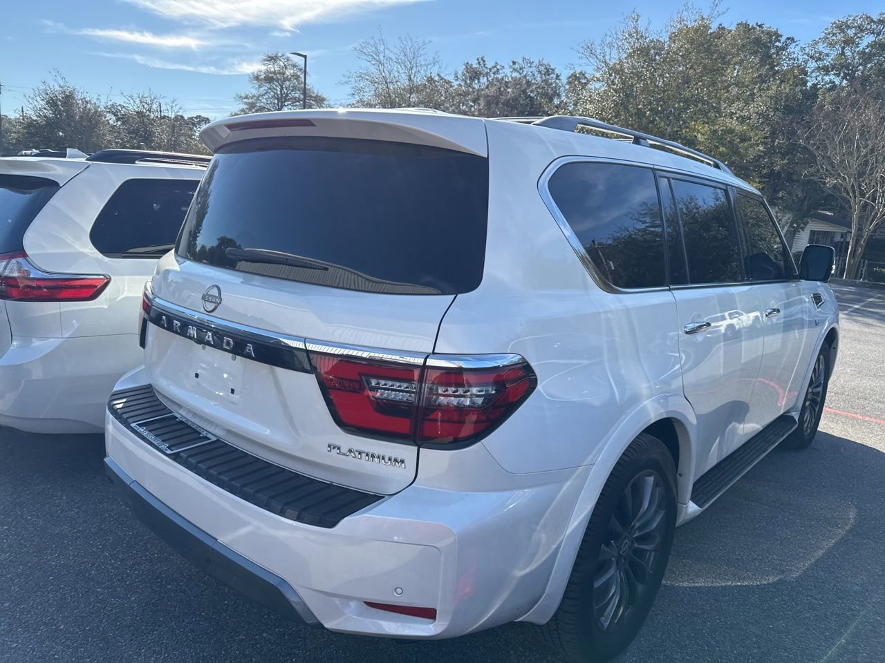 Used 2022 Nissan Armada Platinum w/ Captain's Chairs Package image 9