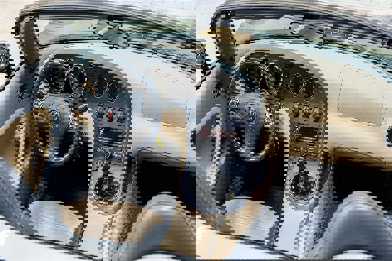 Used 2006 Pontiac Solstice Convertible w/ Premium Package image 12