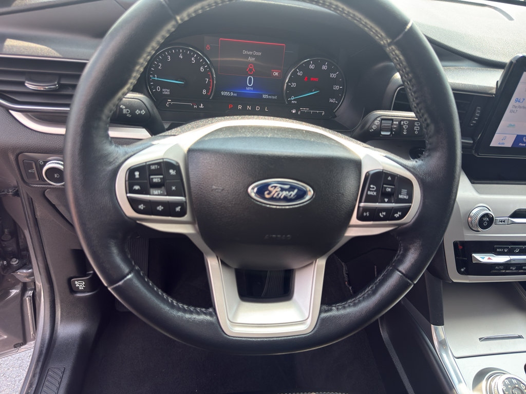 Used 2022 Ford Explorer XLT w/ Equipment Group 202A AWD/4WD image 17