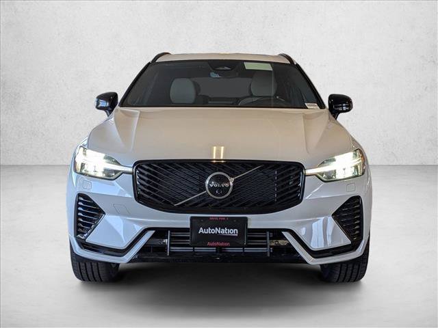 New 2026 Volvo XC60 T8 Plus w/ Climate Package PRO AWD/4WD image 5