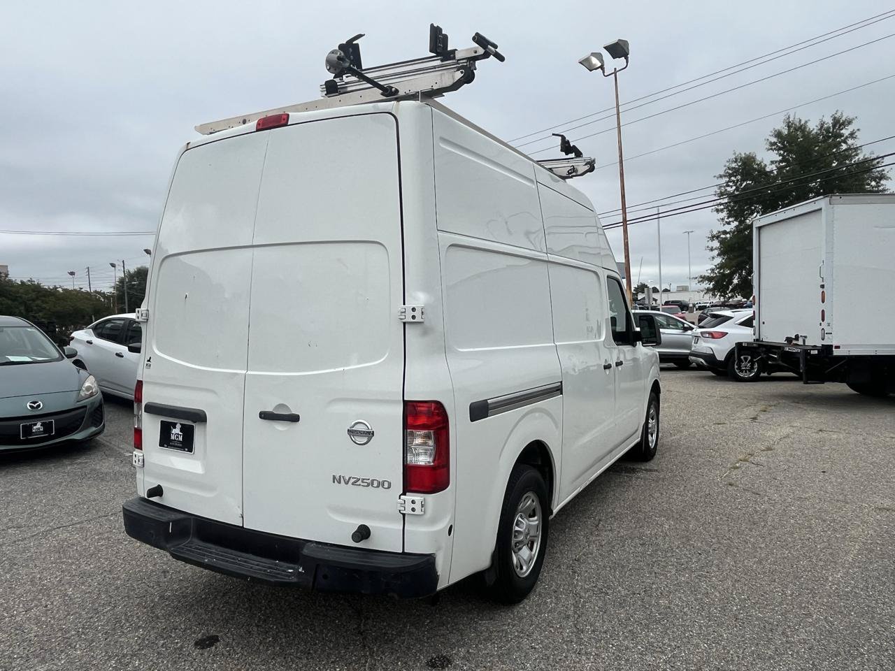 Used 2018 Nissan NV 2500 SV RWD image 23