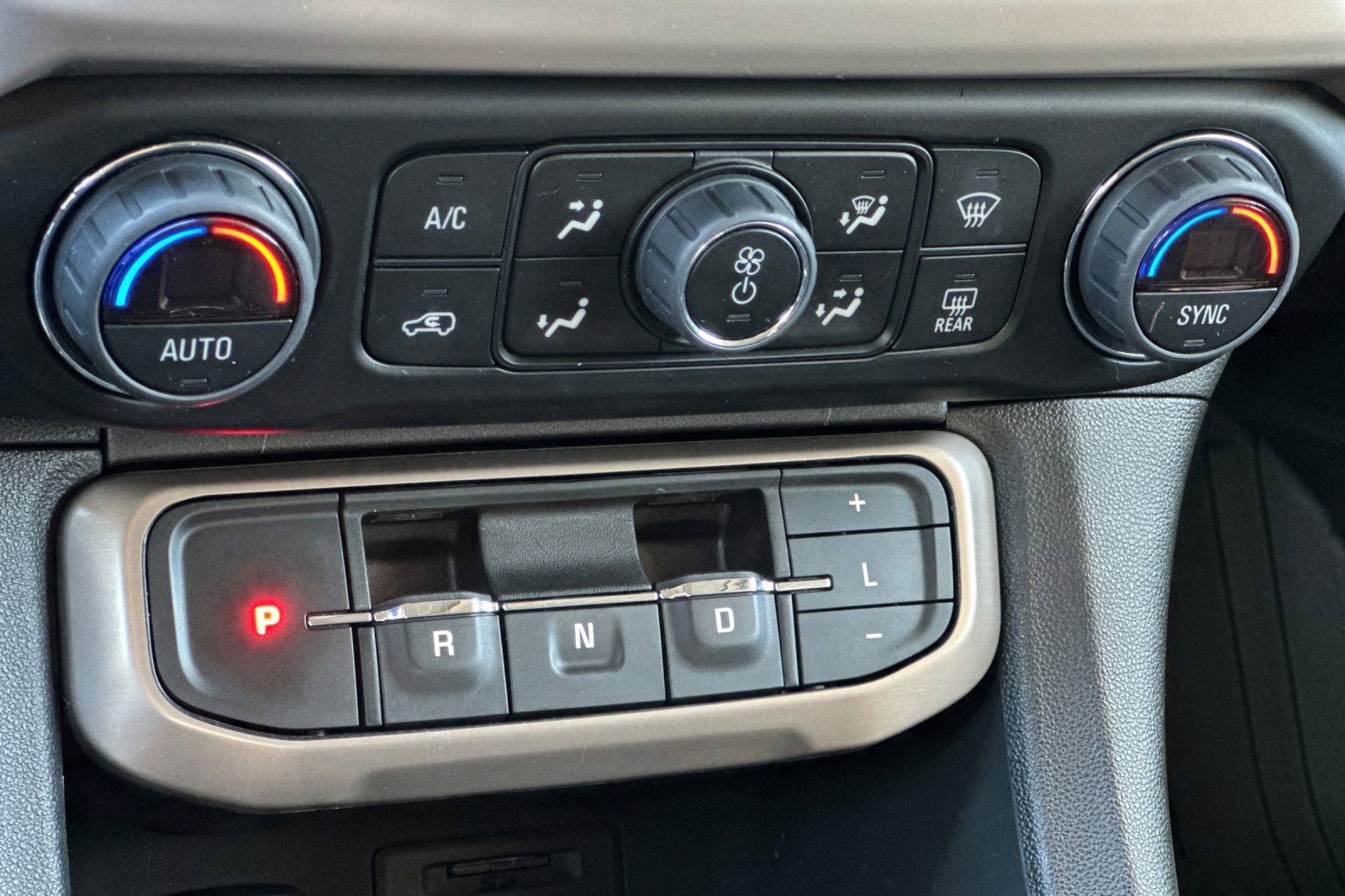 Certified 2023 GMC Acadia Denali w/ Denali Ultimate Package image 23