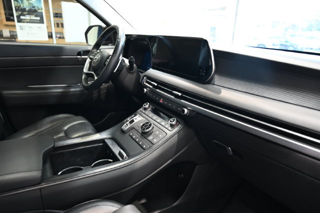 Used 2023 Hyundai Palisade Limited AWD/4WD image 15