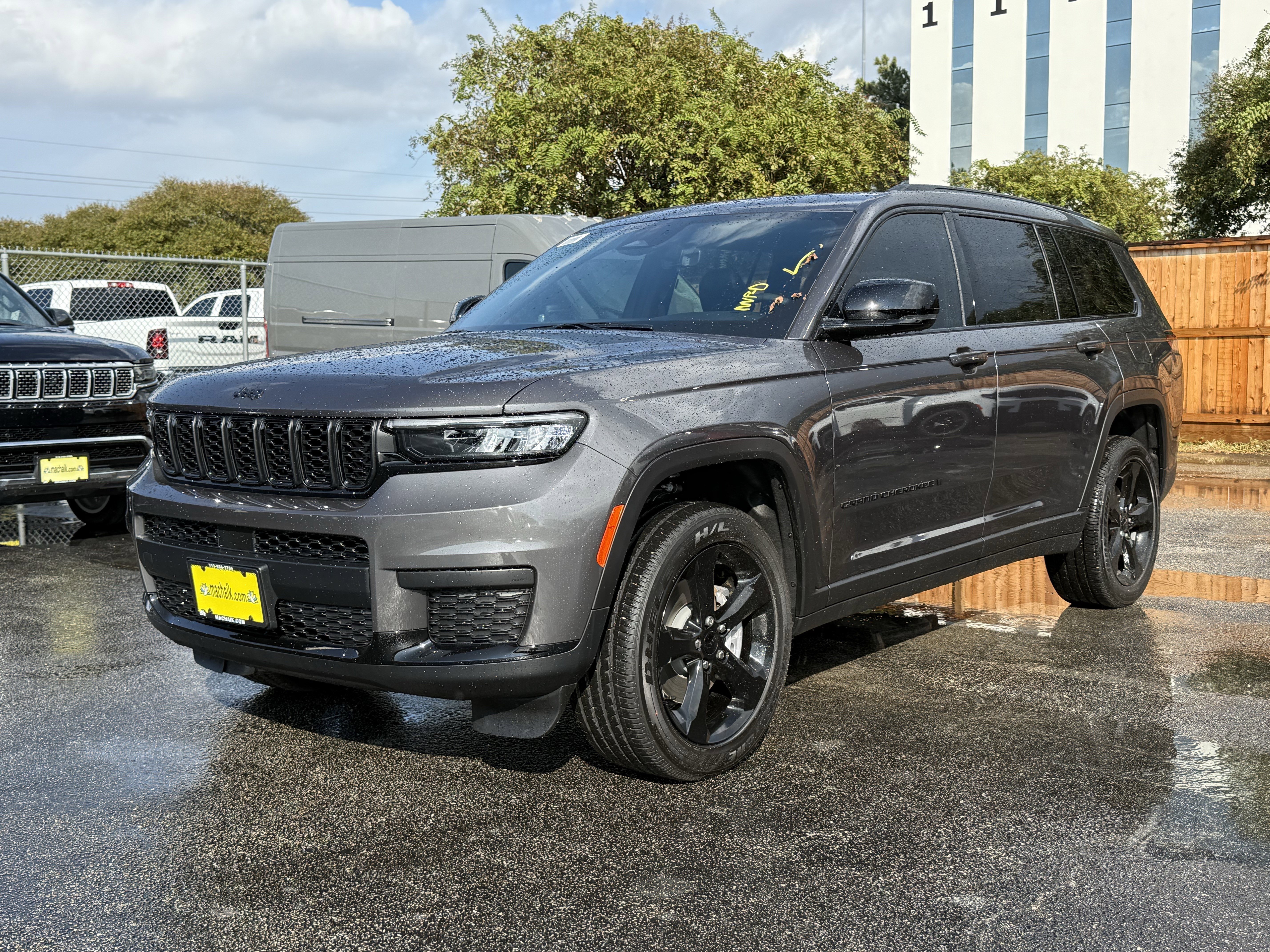 New 2025 Jeep Grand Cherokee L Altitude image 4