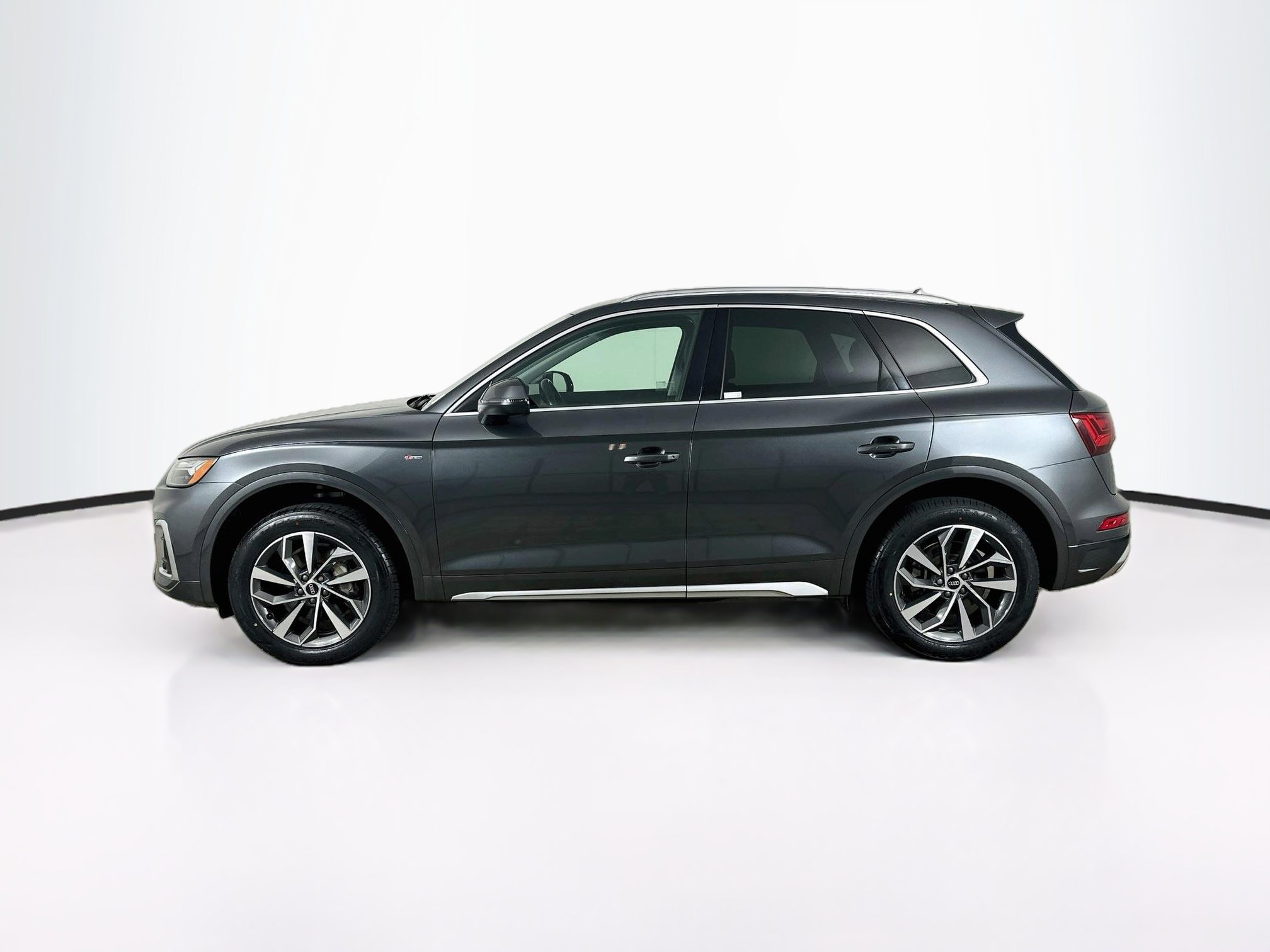 Used 2023 Audi Q5 2.0T Premium w/ Convenience Package AWD/4WD image 4