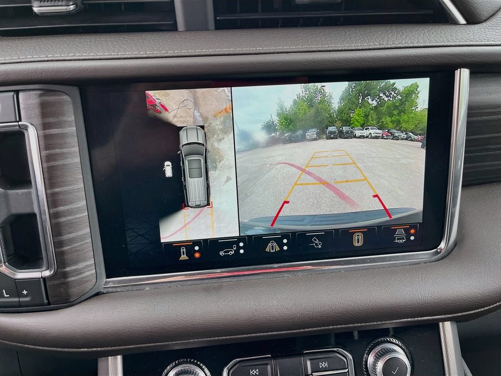 Used 2023 GMC Yukon XL Denali w/ Advanced Technology Package AWD/4WD image 13
