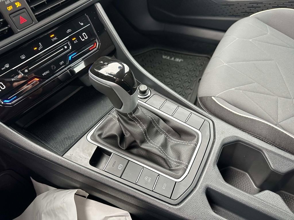 Used 2025 Volkswagen Jetta Sport image 30