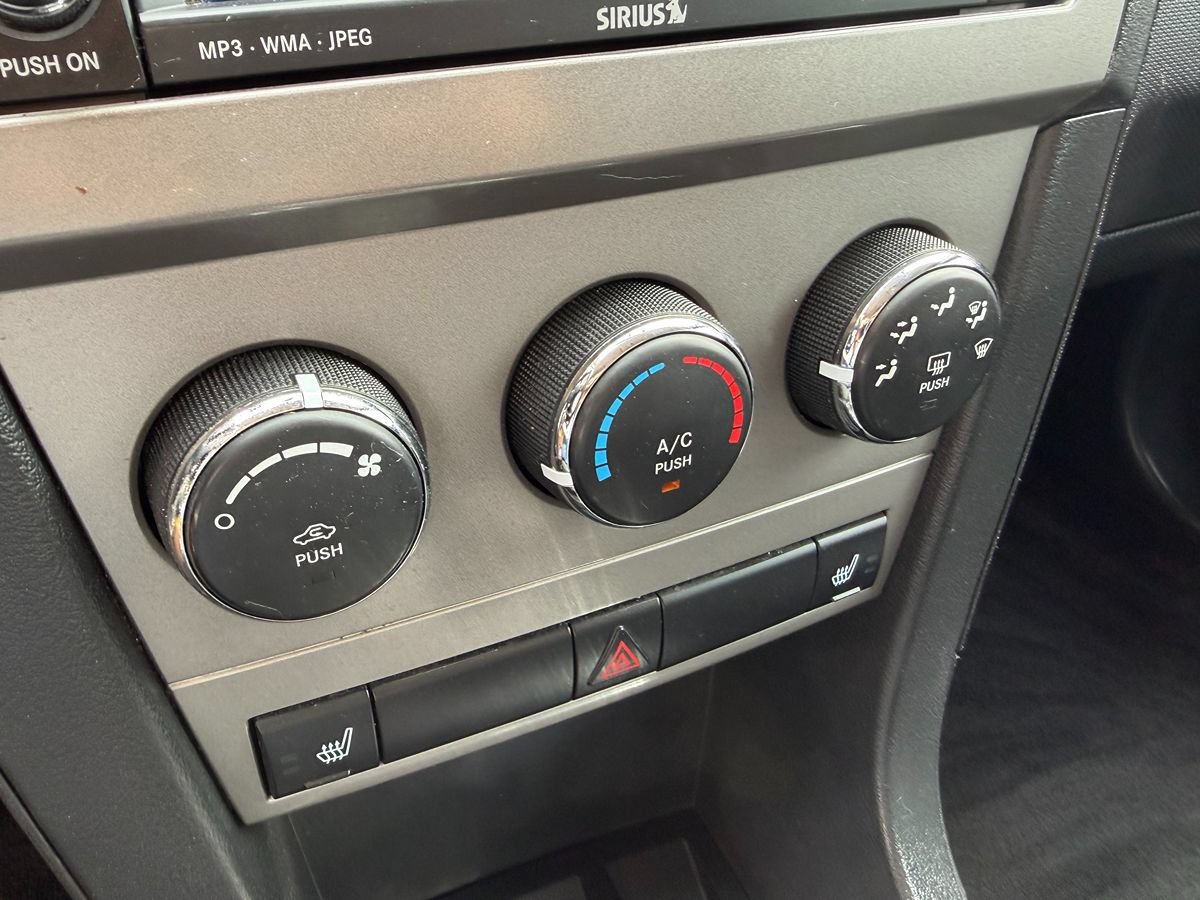 Used 2010 Dodge Avenger Express FWD image 12