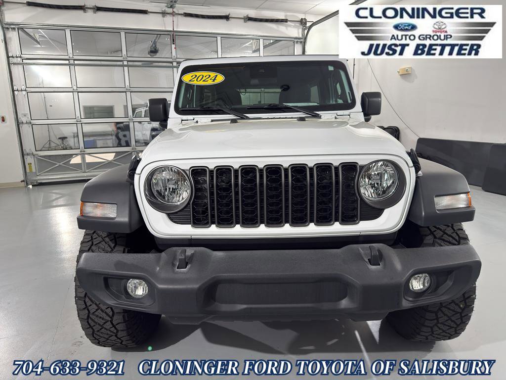 Used 2024 Jeep Wrangler Sport S image 1