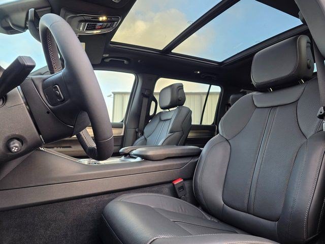 New 2026 Jeep Grand Wagoneer Limited w/ Premium Group II AWD/4WD image 30