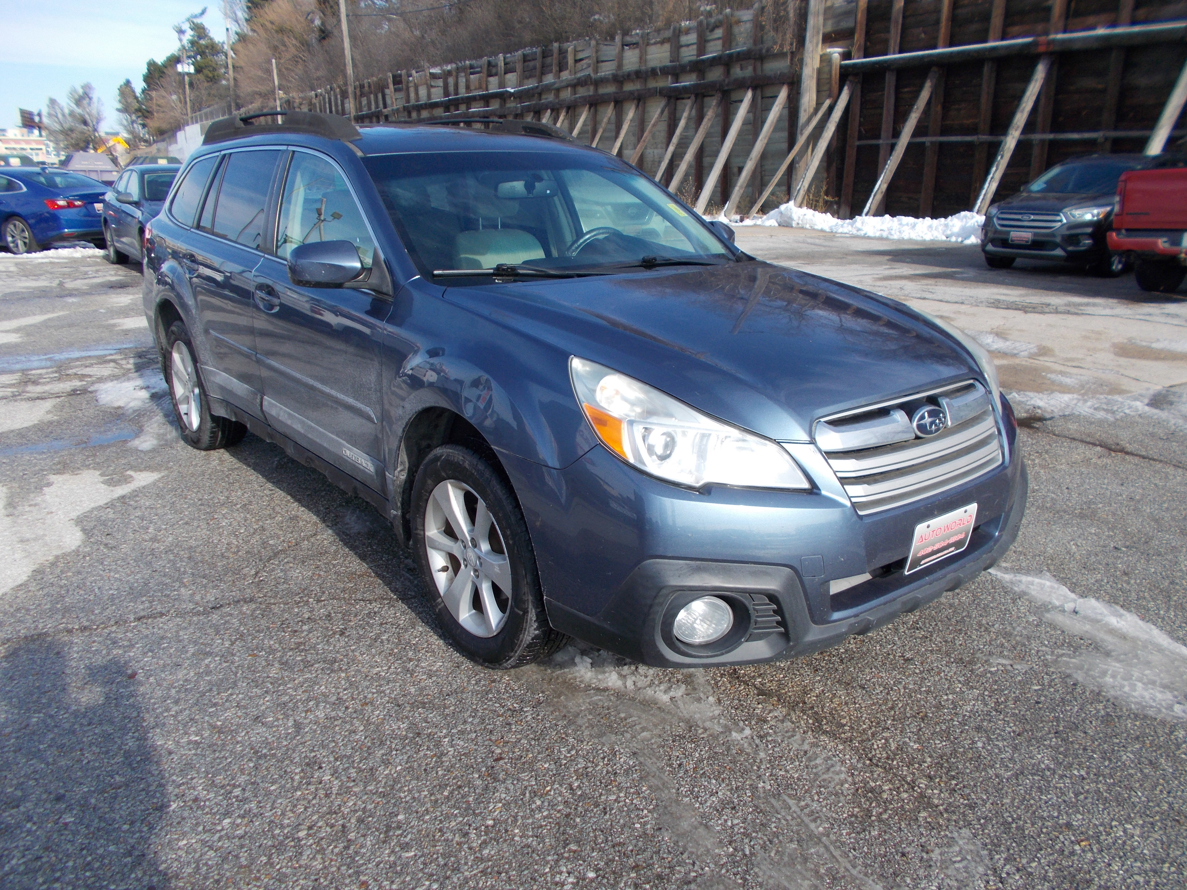 Used 2013 Subaru Outback 2.5i Premium image 3