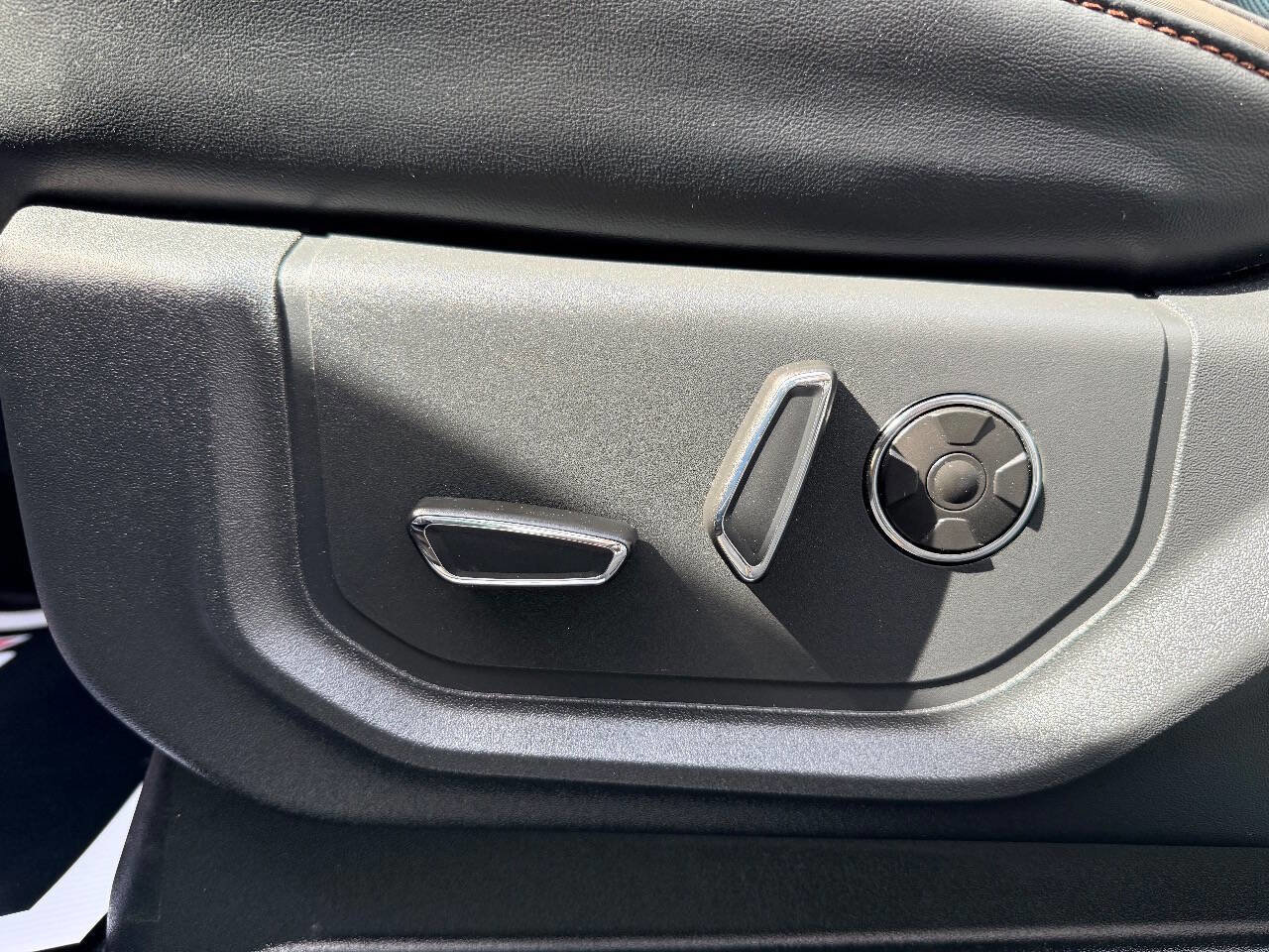 Used 2022 Ford F450 Platinum w/ FX4 Off-Road Package image 34