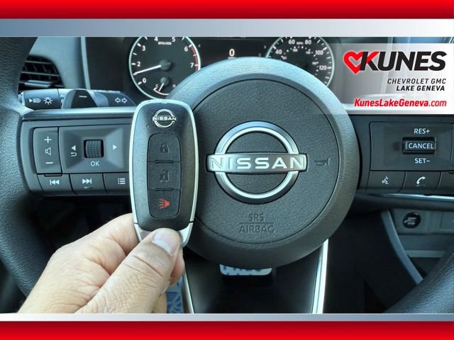 Used 2024 Nissan Rogue S image 46