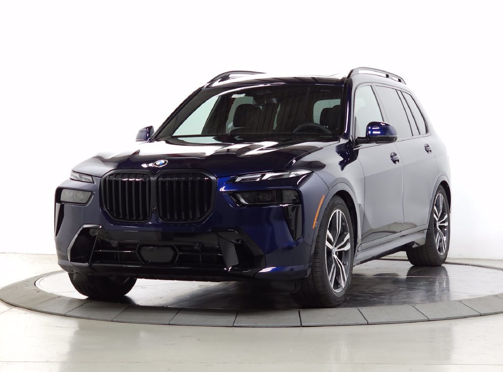 Used 2026 BMW X7 xDrive40i w/ M Sport Package AWD/4WD image 3