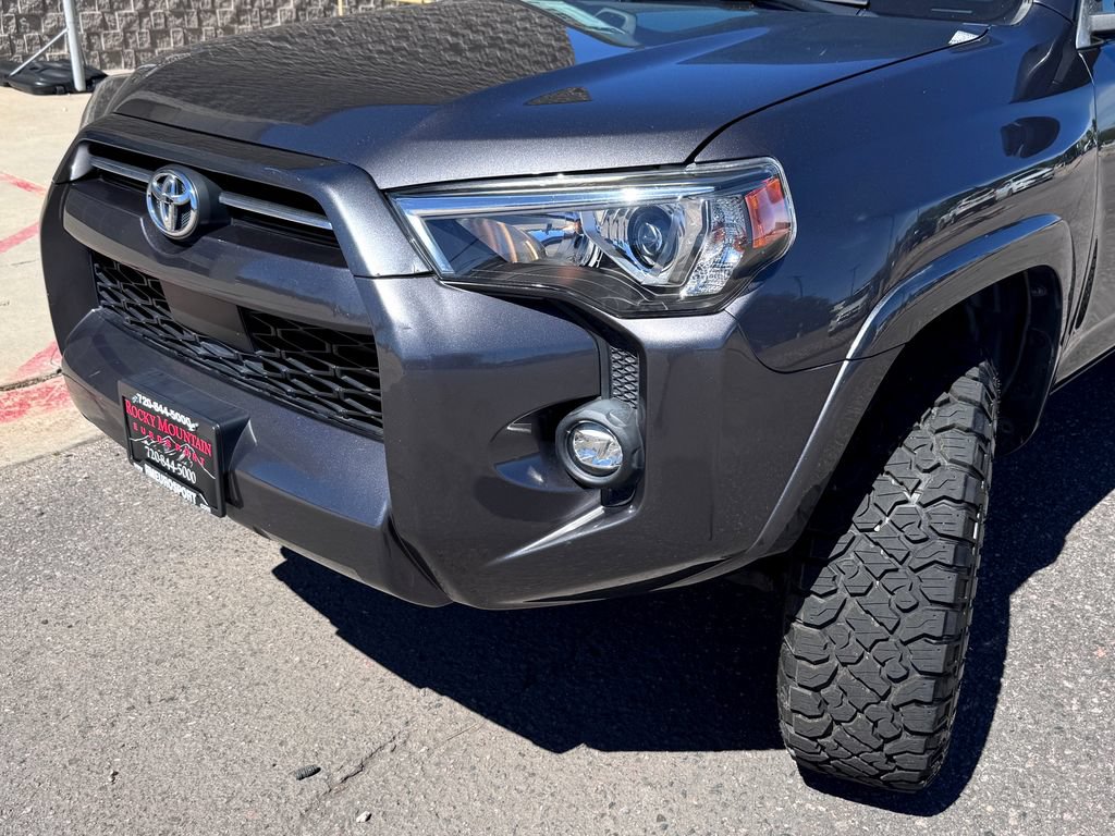 Used 2021 Toyota 4Runner SR5 Premium w/ Moonroof Package AWD/4WD image 5