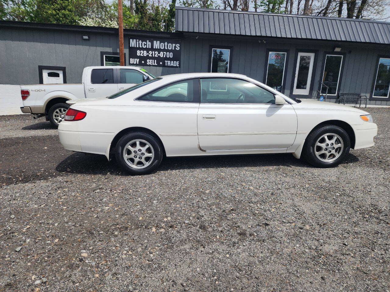 Used 2001 Toyota Solara SE image 2