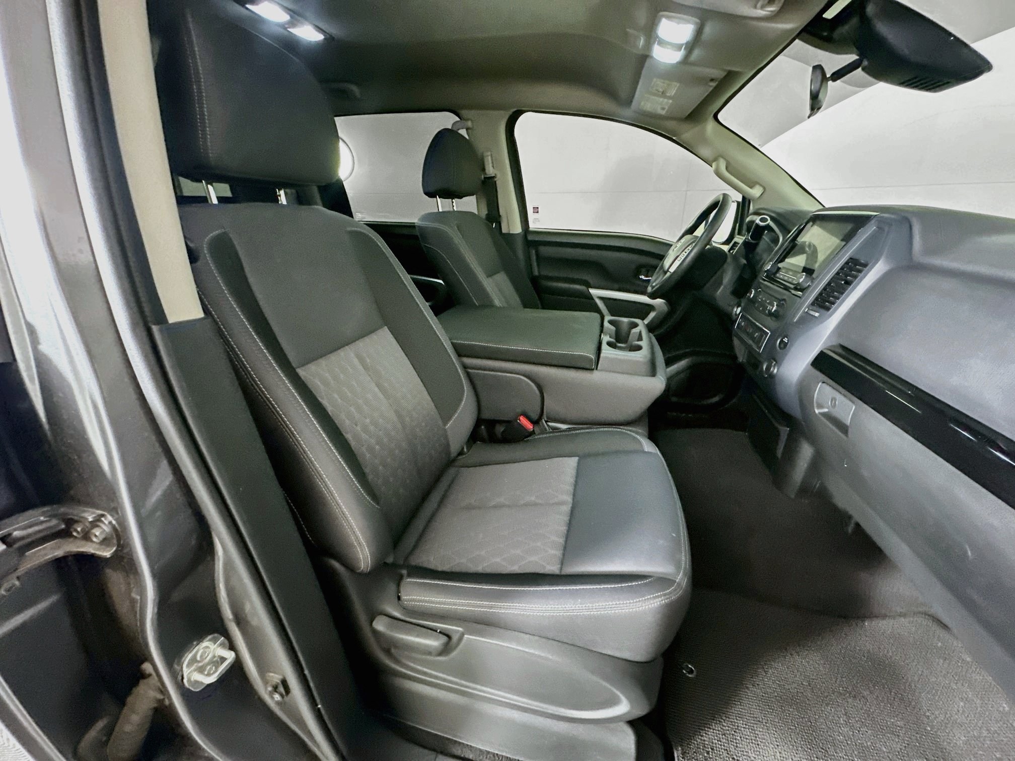Used 2022 Nissan Titan SV w/ Accessory Utility Package RWD image 29