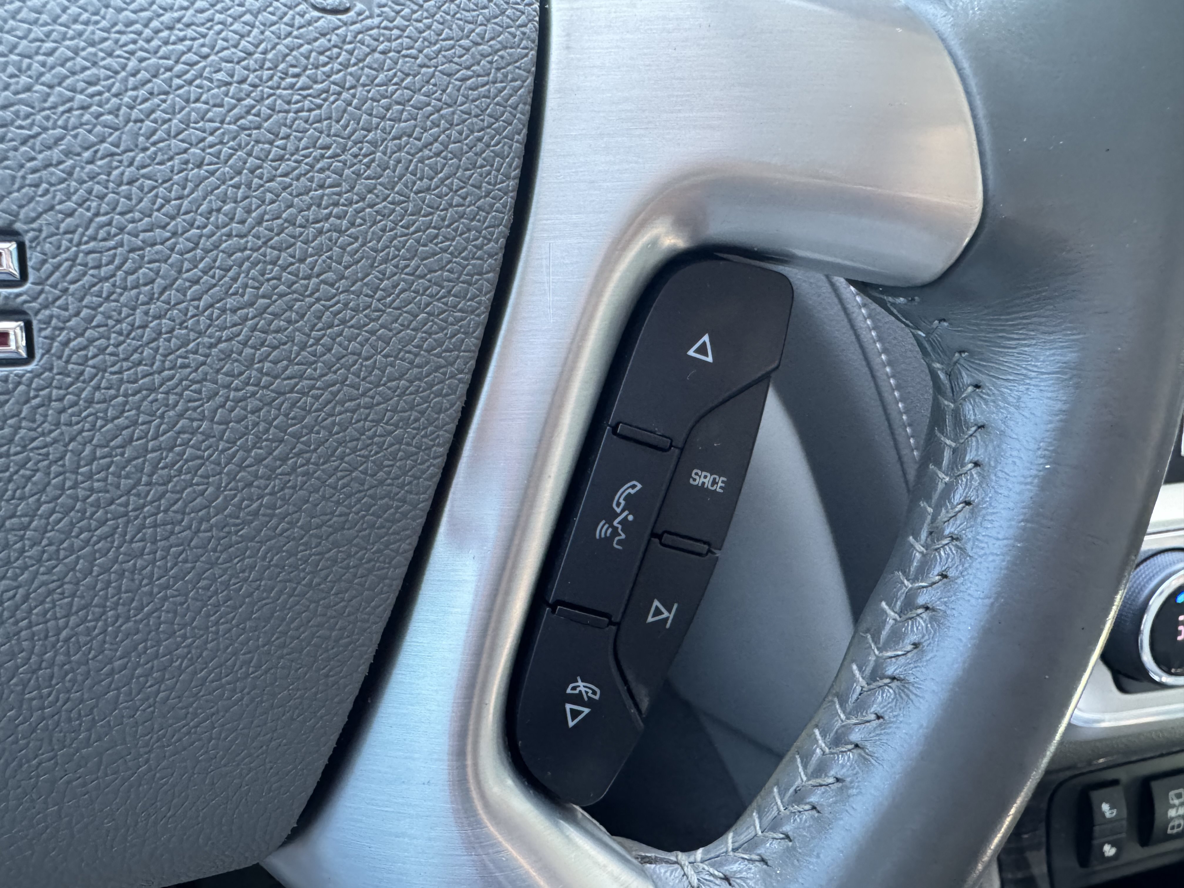 Used 2016 GMC Acadia SLT w/ Open Road Package FWD image 13