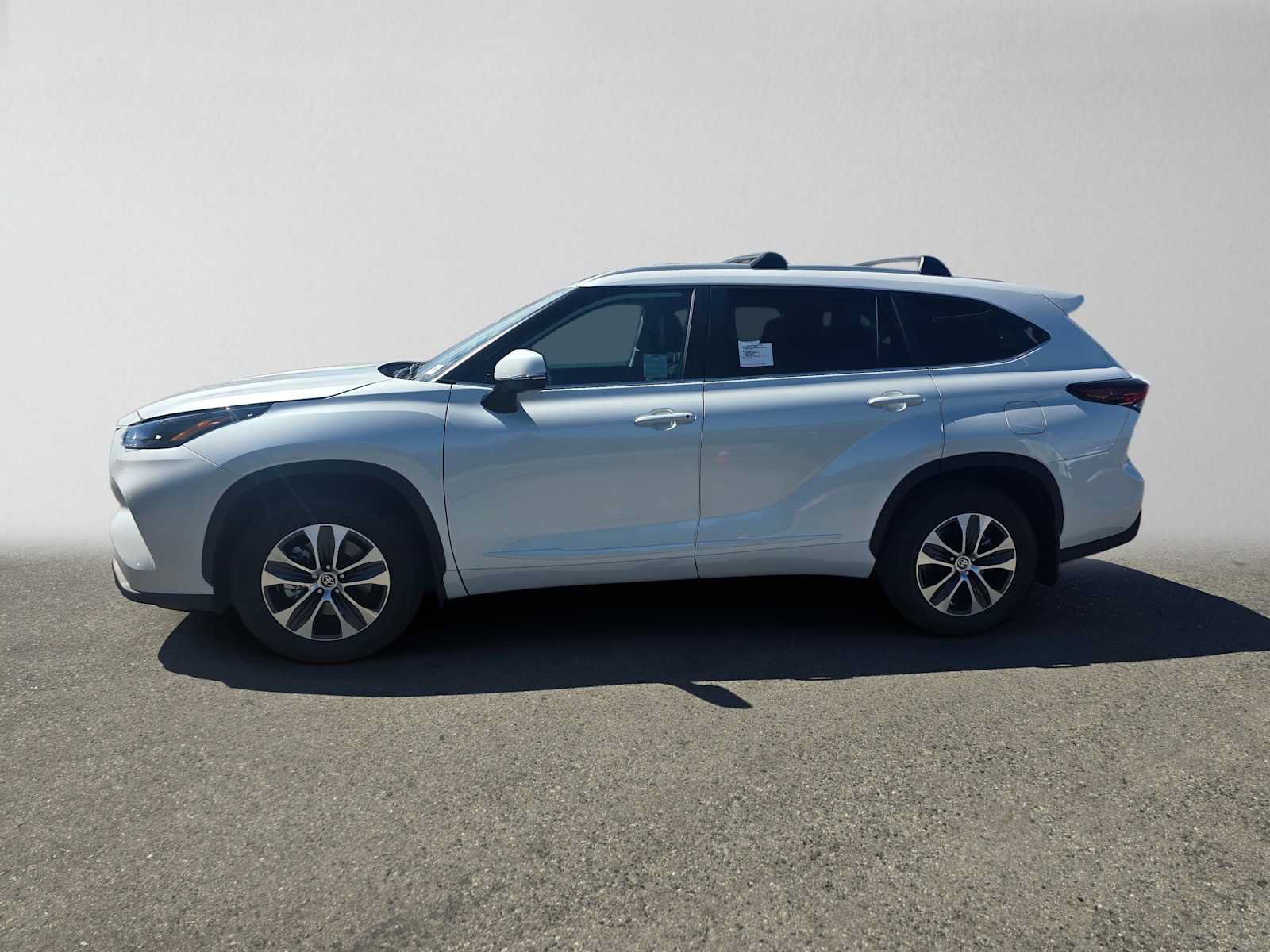 New 2026 Toyota Highlander XLE w/ Protection Package #3 (TMS) AWD/4WD image 6