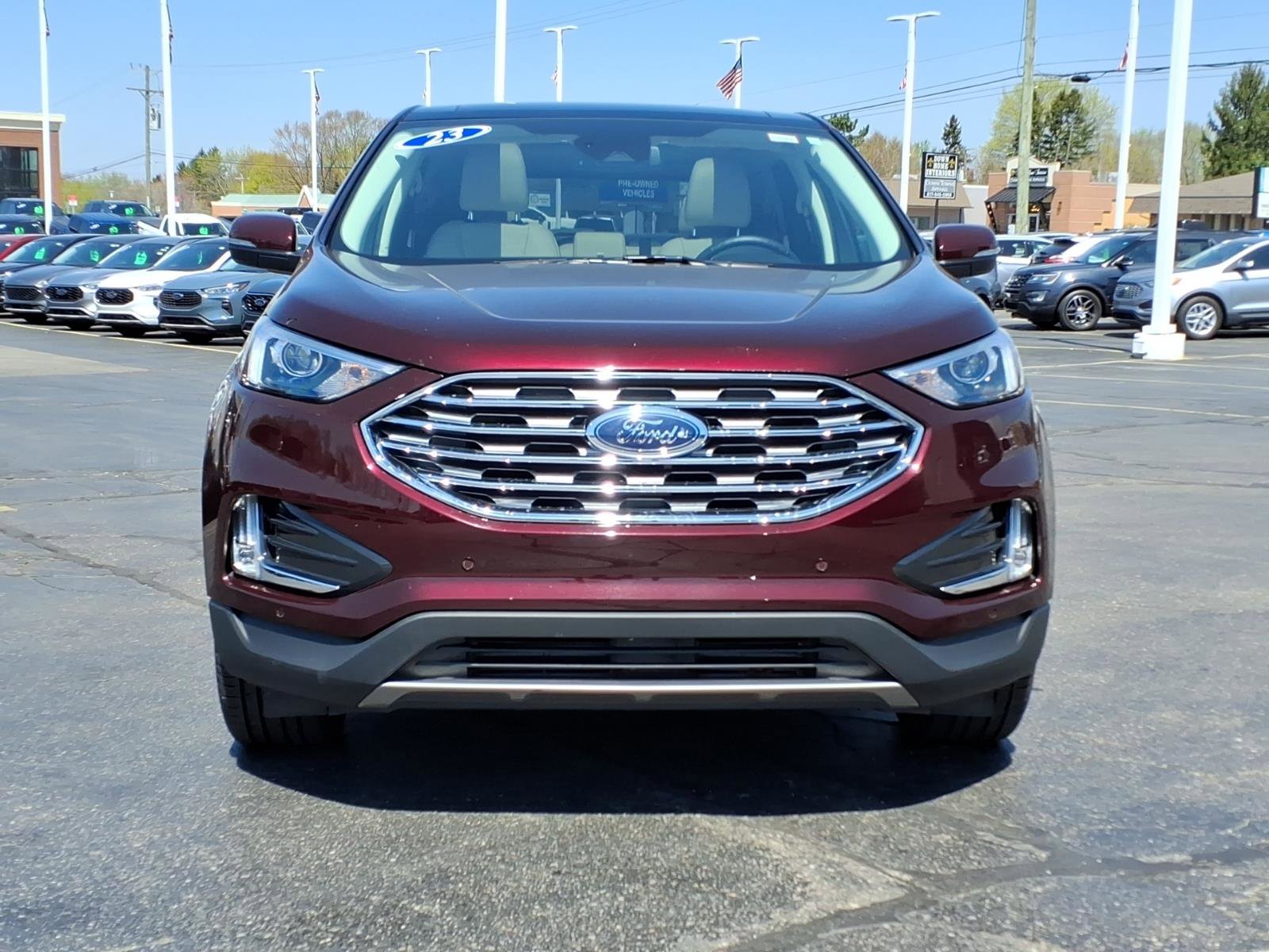Used 2023 Ford Edge Titanium w/ Class II Trailer Tow Package AWD/4WD image 2