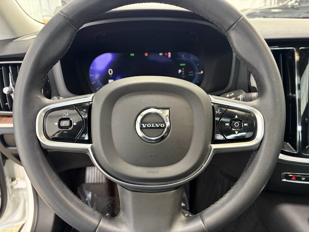 Used 2023 Volvo S60 T8 Plus image 15