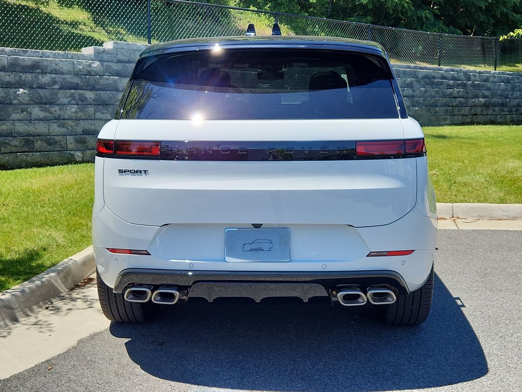 New 2026 Land Rover Range Rover Sport Dynamic SE AWD/4WD image 7
