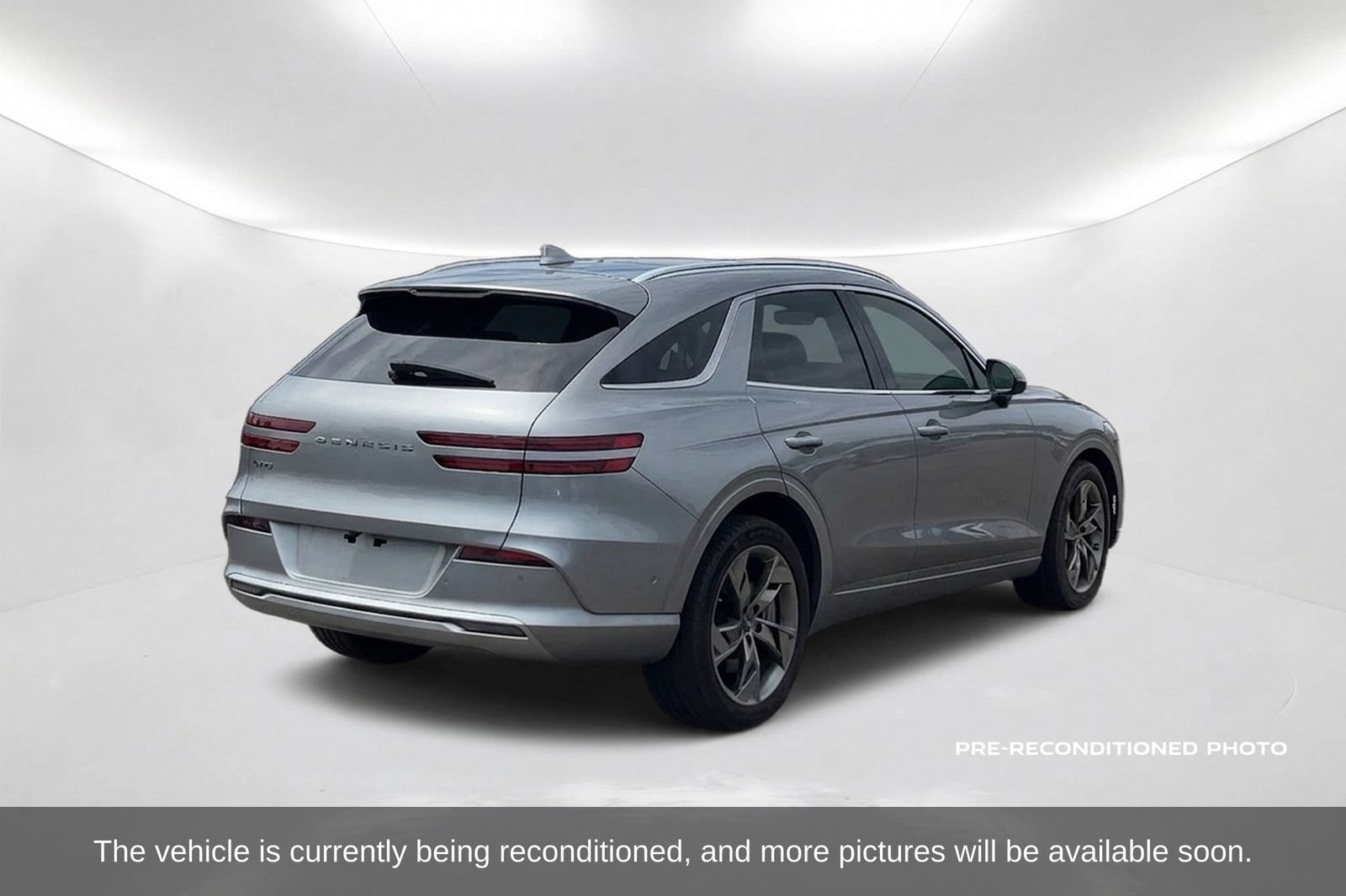 Used 2025 Genesis Electrified GV70 AWD/4WD image 6