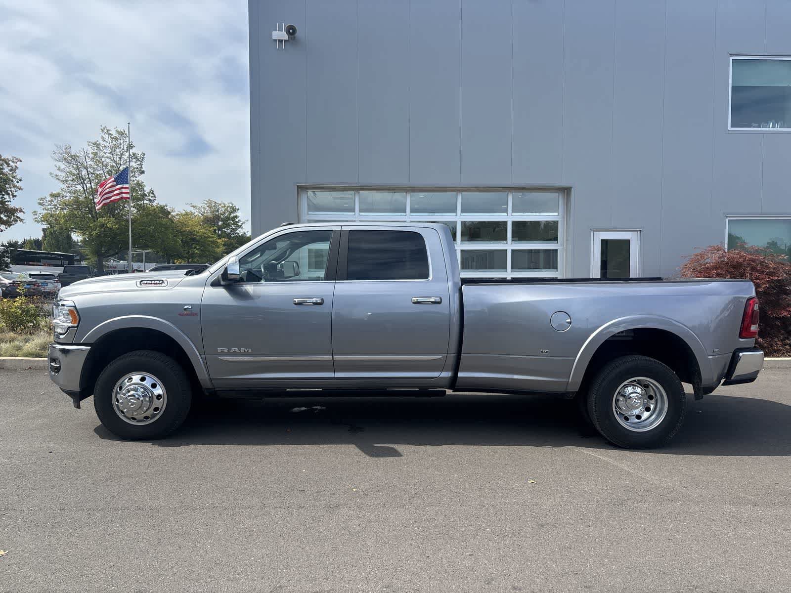 Used 2022 RAM 3500 Limited w/ Cold Weather Group AWD/4WD image 2