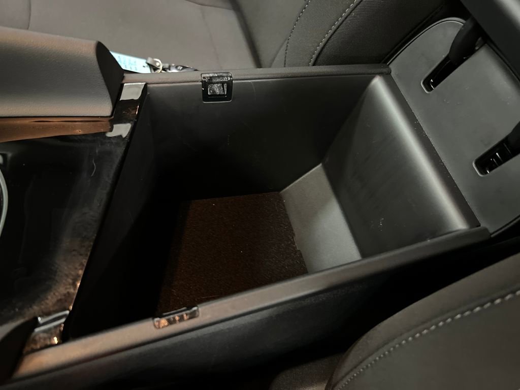 Used 2025 Hyundai Elantra Blue image 27