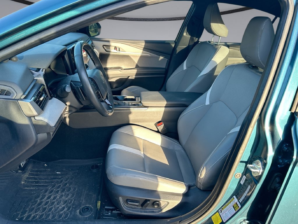 Used 2025 Toyota Camry SE FWD image 11