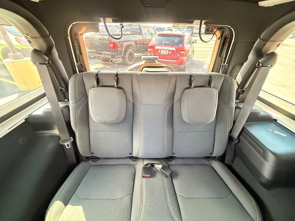 Used 2024 Jeep Wrangler Sport S image 15