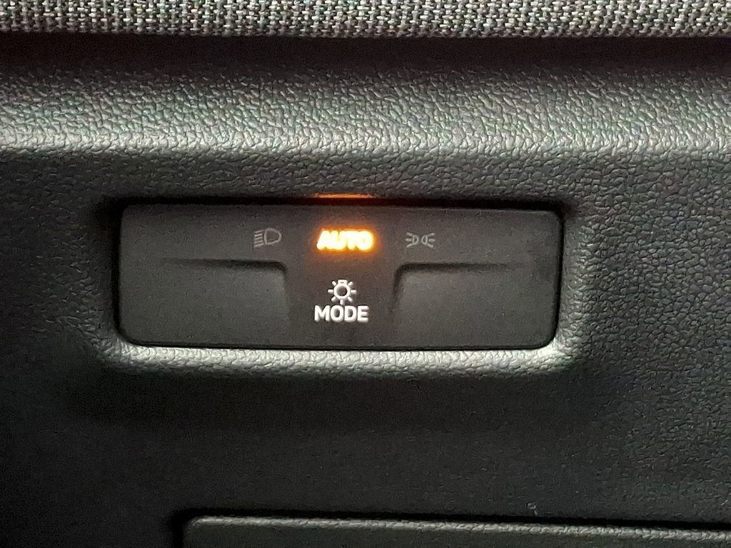 Certified 2025 Volkswagen Tiguan S image 23