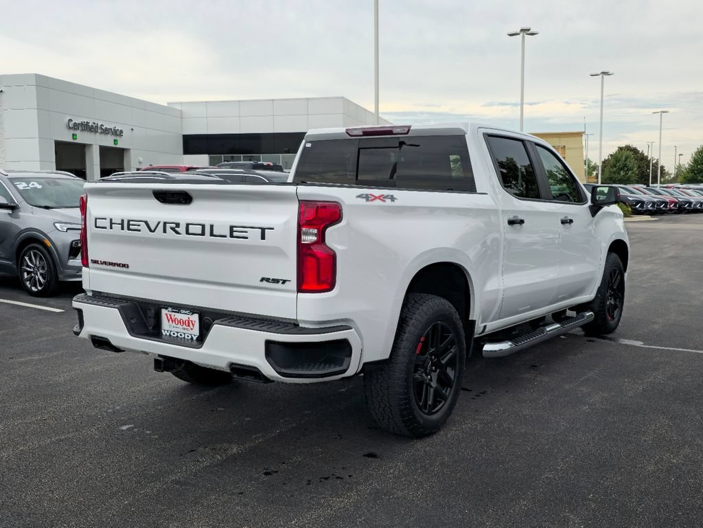Certified 2022 Chevrolet Silverado 1500 RST w/ Redline Edition AWD/4WD image 8
