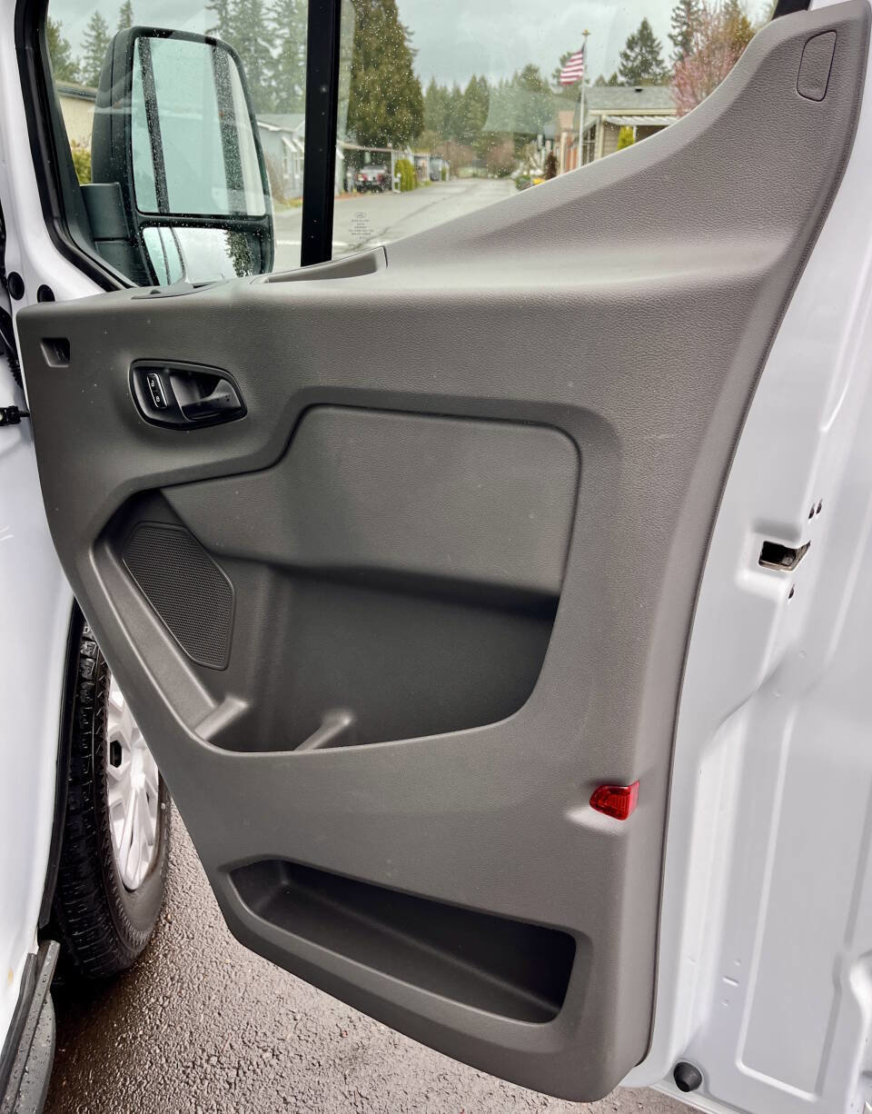 Used 2023 Ford Transit 350 XLT image 18