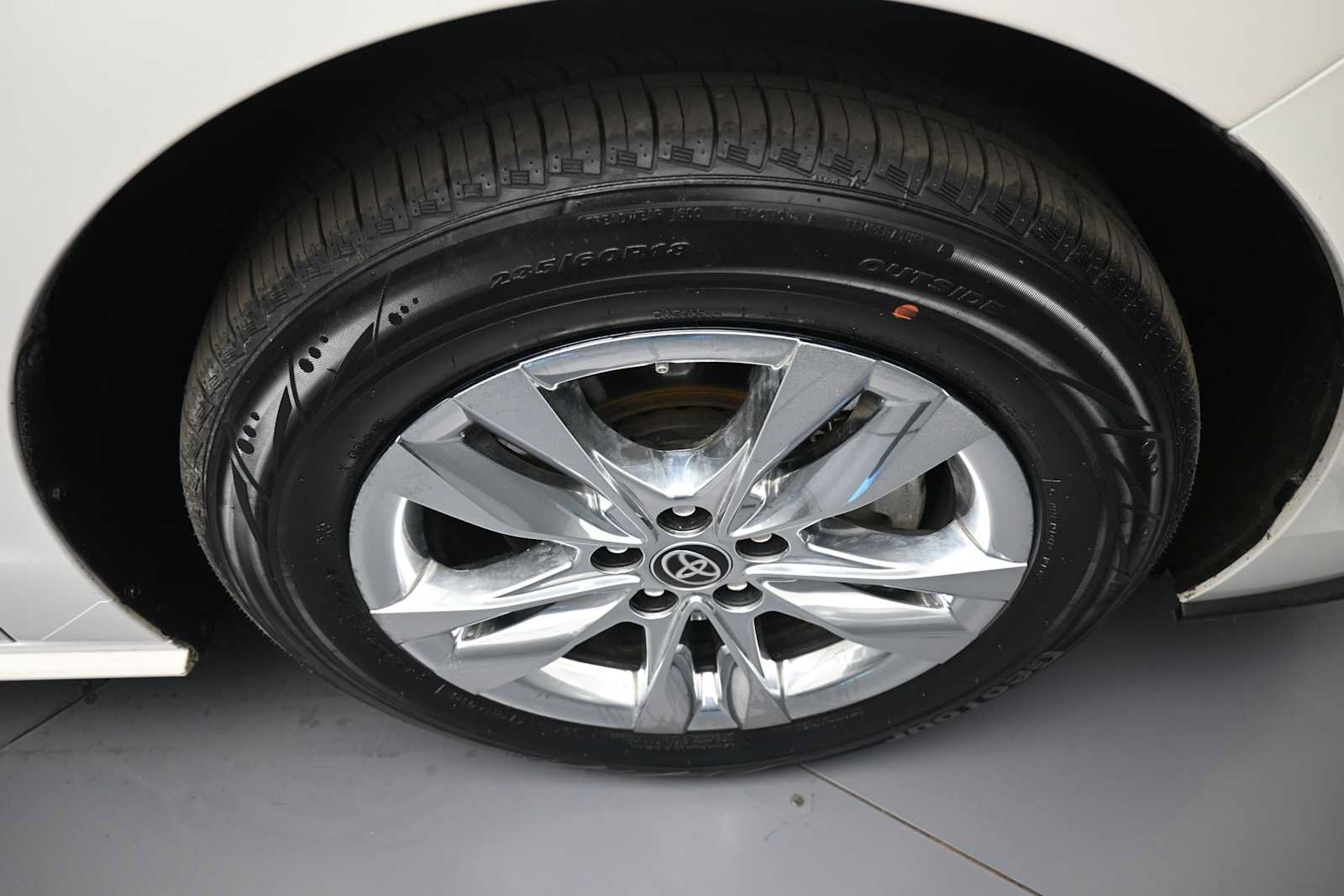 Used 2024 Toyota Sienna XLE w/ XLE Plus Package AWD/4WD image 13