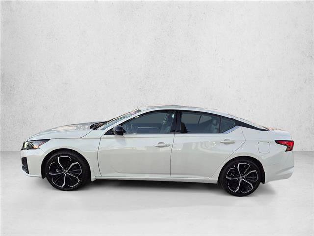 Used 2024 Nissan Altima 2.5 SR FWD image 9
