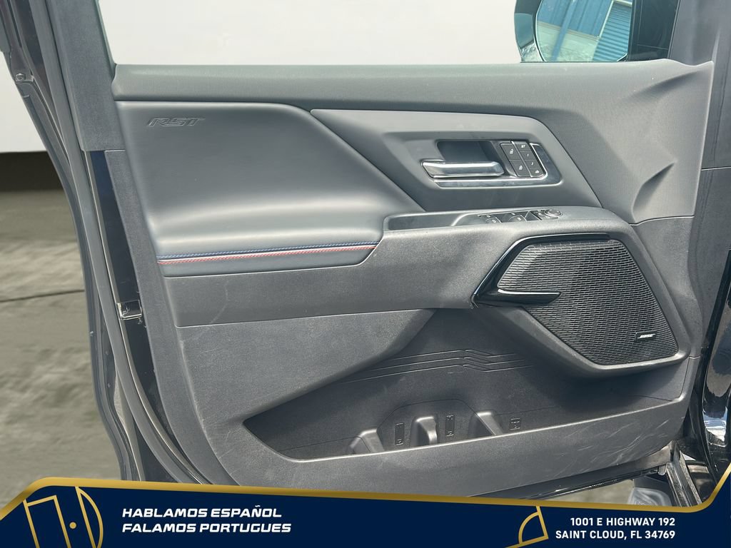 Certified 2025 Chevrolet Silverado EV RST AWD/4WD image 10