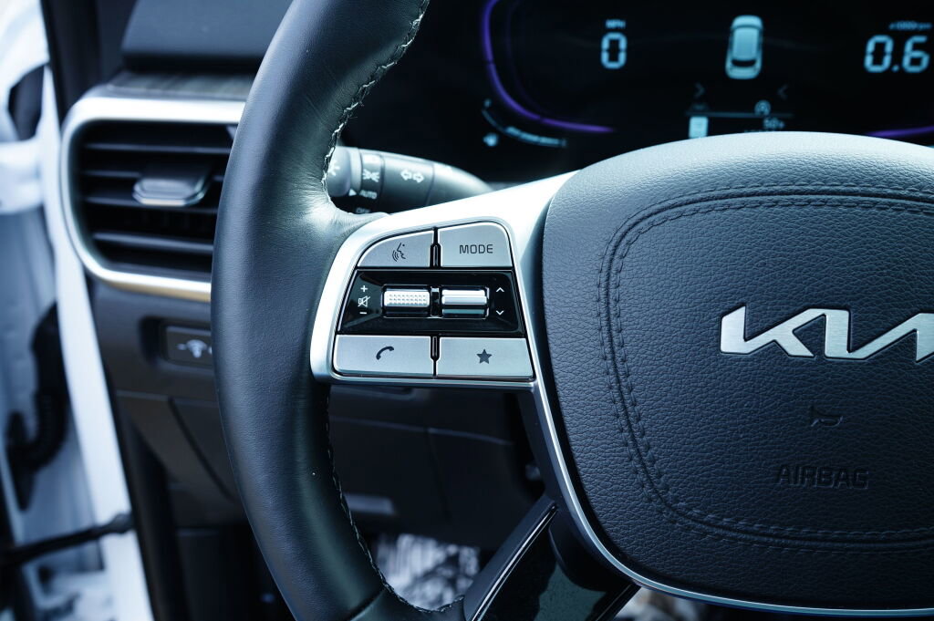 Used 2023 Kia Telluride EX image 29